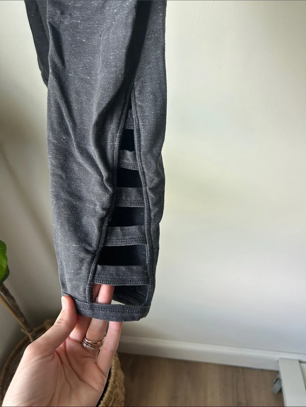 Old Navy Active Heather Charcoal Leggings with Side cutout